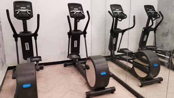 在用橢圓機(jī)進(jìn)行運(yùn)動(dòng)訓(xùn)練時(shí)應(yīng)該注意些什么？