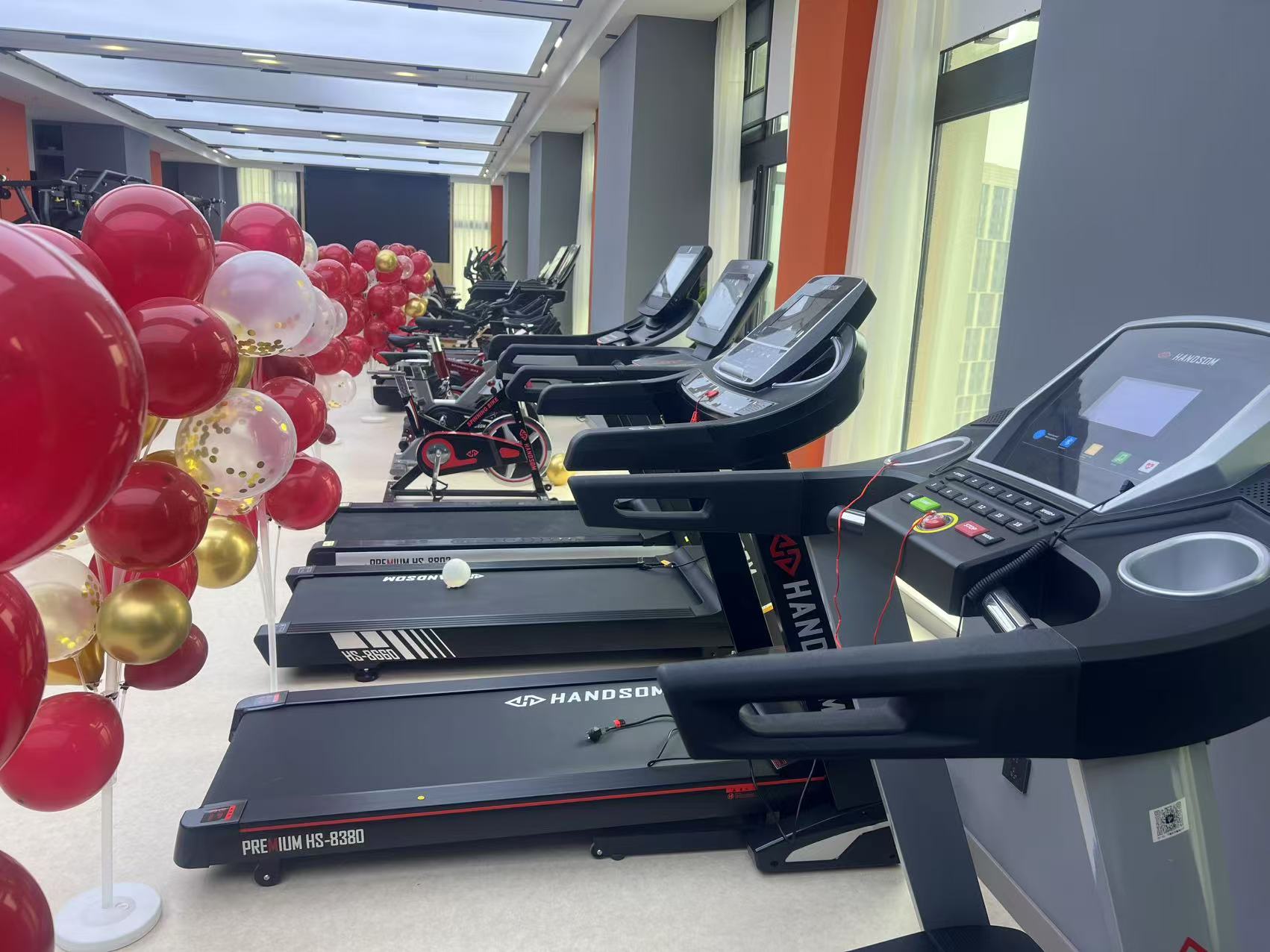 智能高端跑步機的貼心功能配置